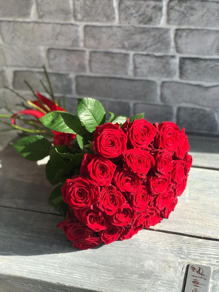 Букет Красные розы Фридом в Станционно-Ояшинском