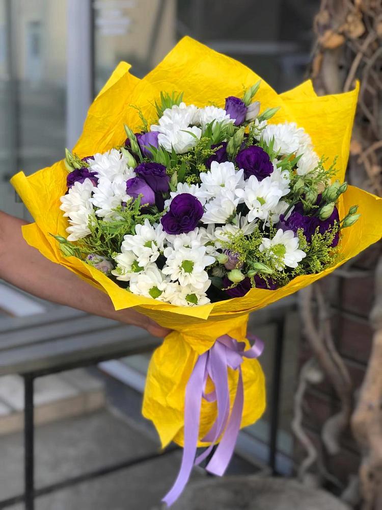 Букет цветов из: Ирисы, Хризантемы и Ромашки в Станционно-Ояшинском