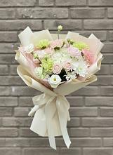 Букет цветов из:  Гвоздики, Розы, Лизиантусы и Хризантемы #REPLACE_PRED# Станционно-Ояшинском