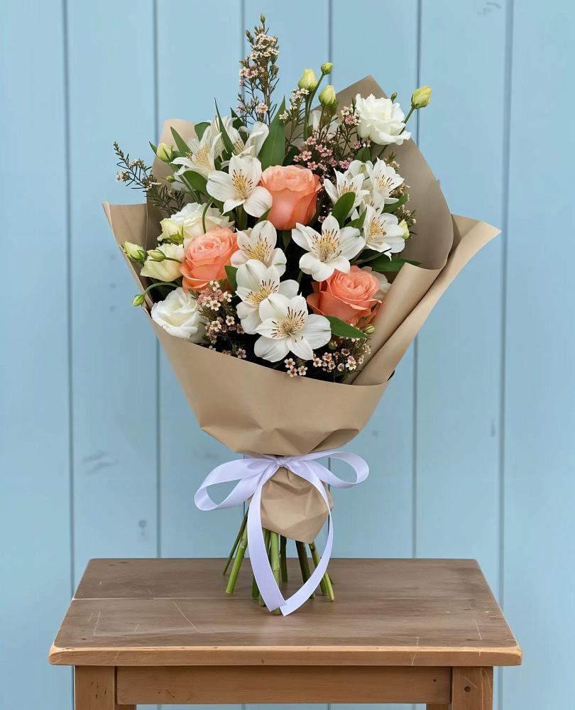 Букет цветов из: Альстромерии, Лизиантусы, Розы и Хризантемы в Станционно-Ояшинском